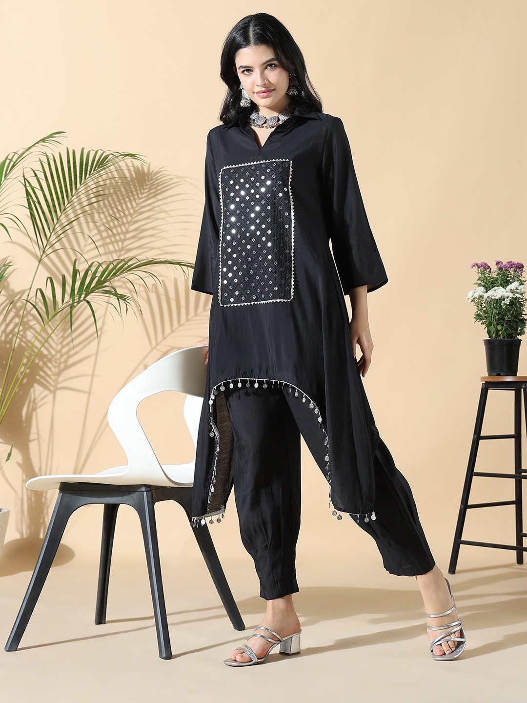 

SHOWOFF Women Embroidered Regular Mirror Work Silk Crepe Kurta with Trousers, Black