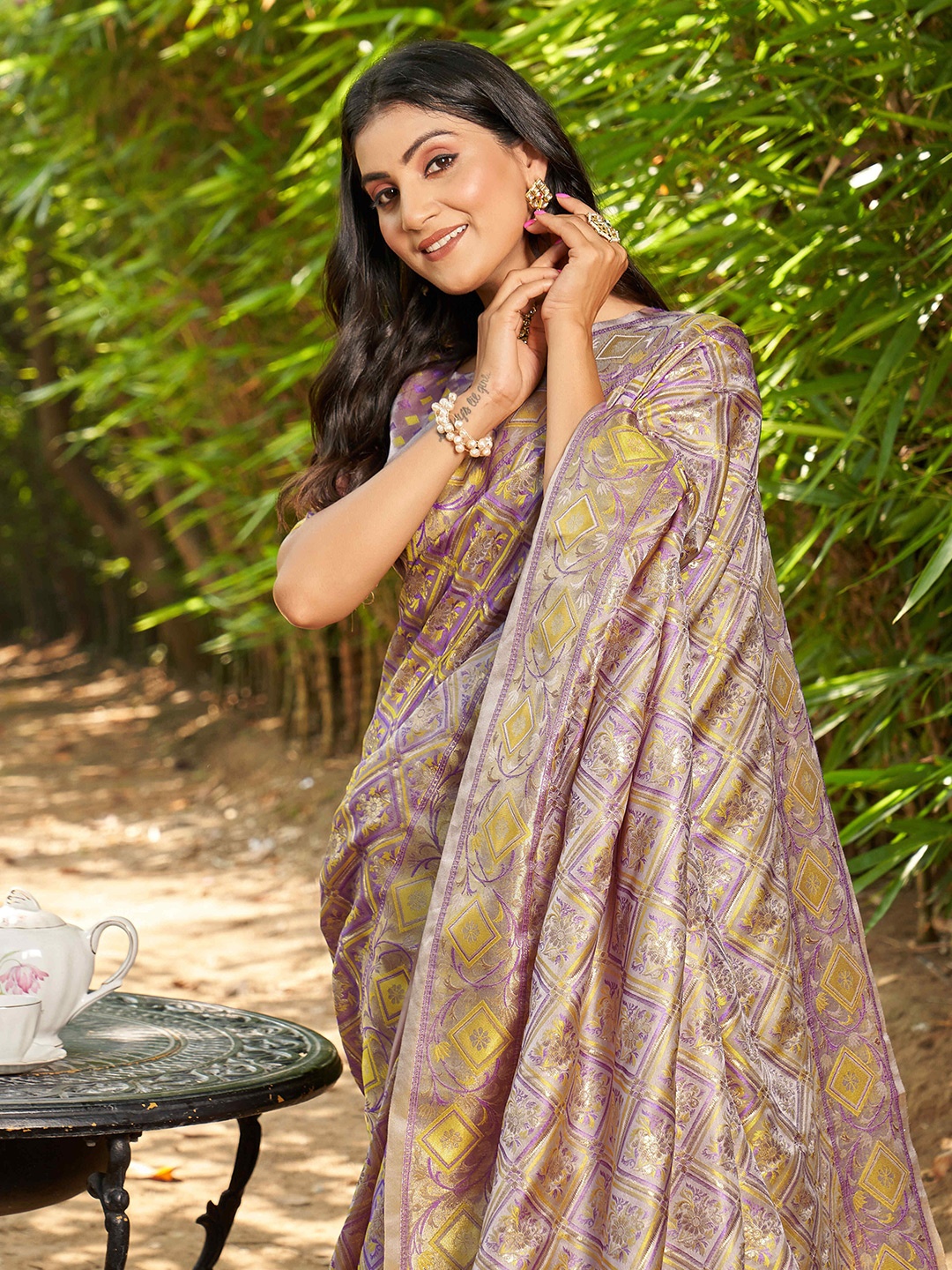 

DIVASTRI Woven Design Zari Silk Blend Designer Banarasi Saree, Purple