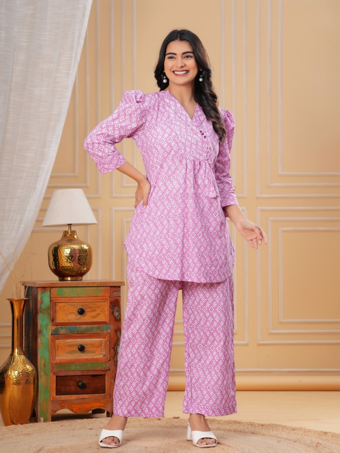 

Kanahari Women Floral Embroidered Angrakha Pure Cotton Kurti with Trousers, Purple