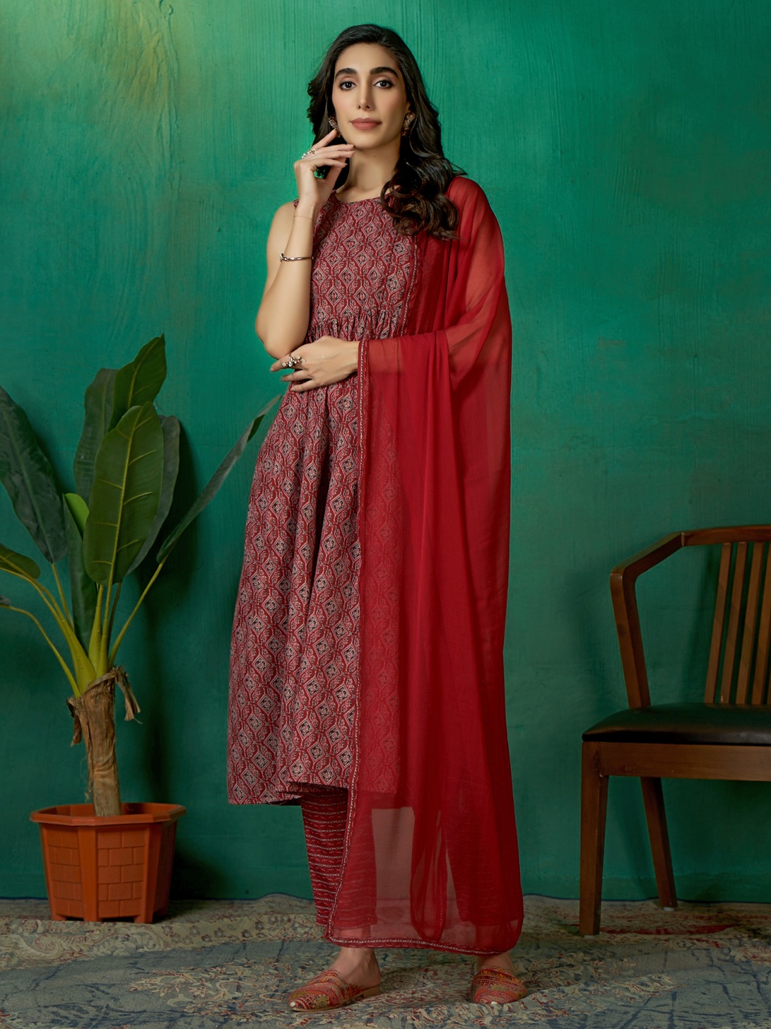 

Sangria Pure Cotton Printed Anarkali Kurta Pant Dupatta Set, Red