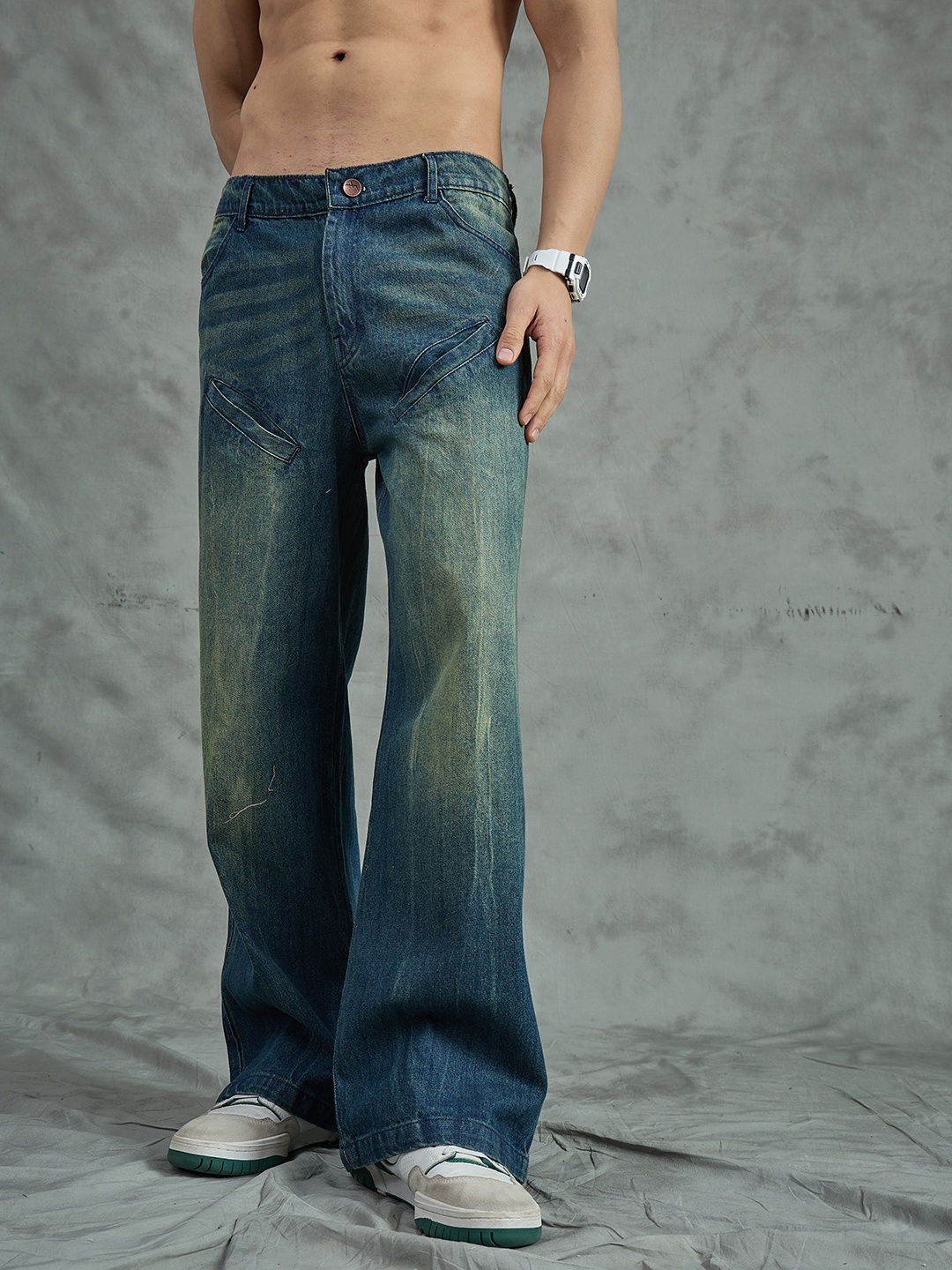 

FUGAZEE Men Flared Low Distress Light Fade Jeans, Blue