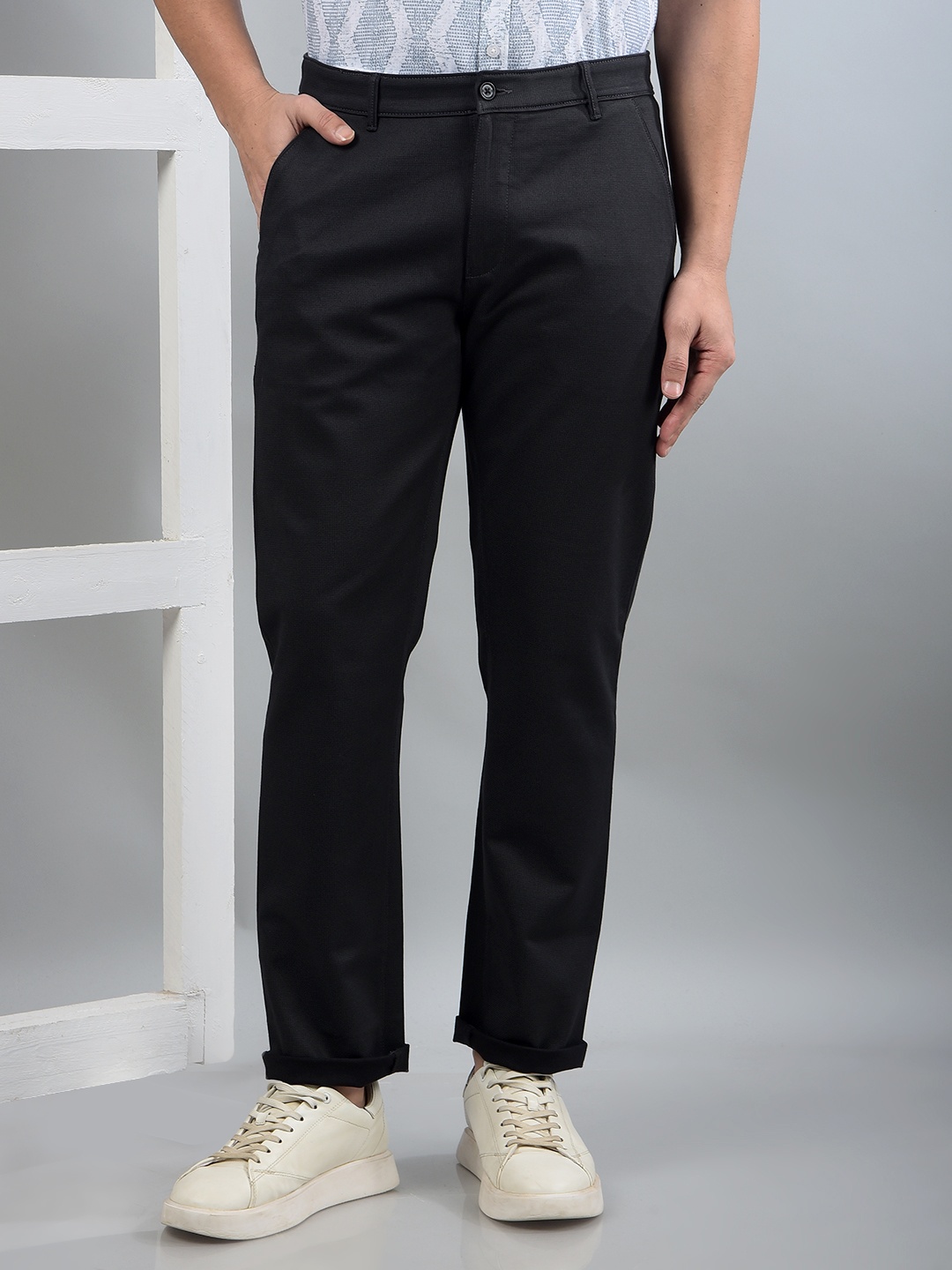 

Crimsoune Club Men Printed Smart Slim Fit Chinos Trousers, Black