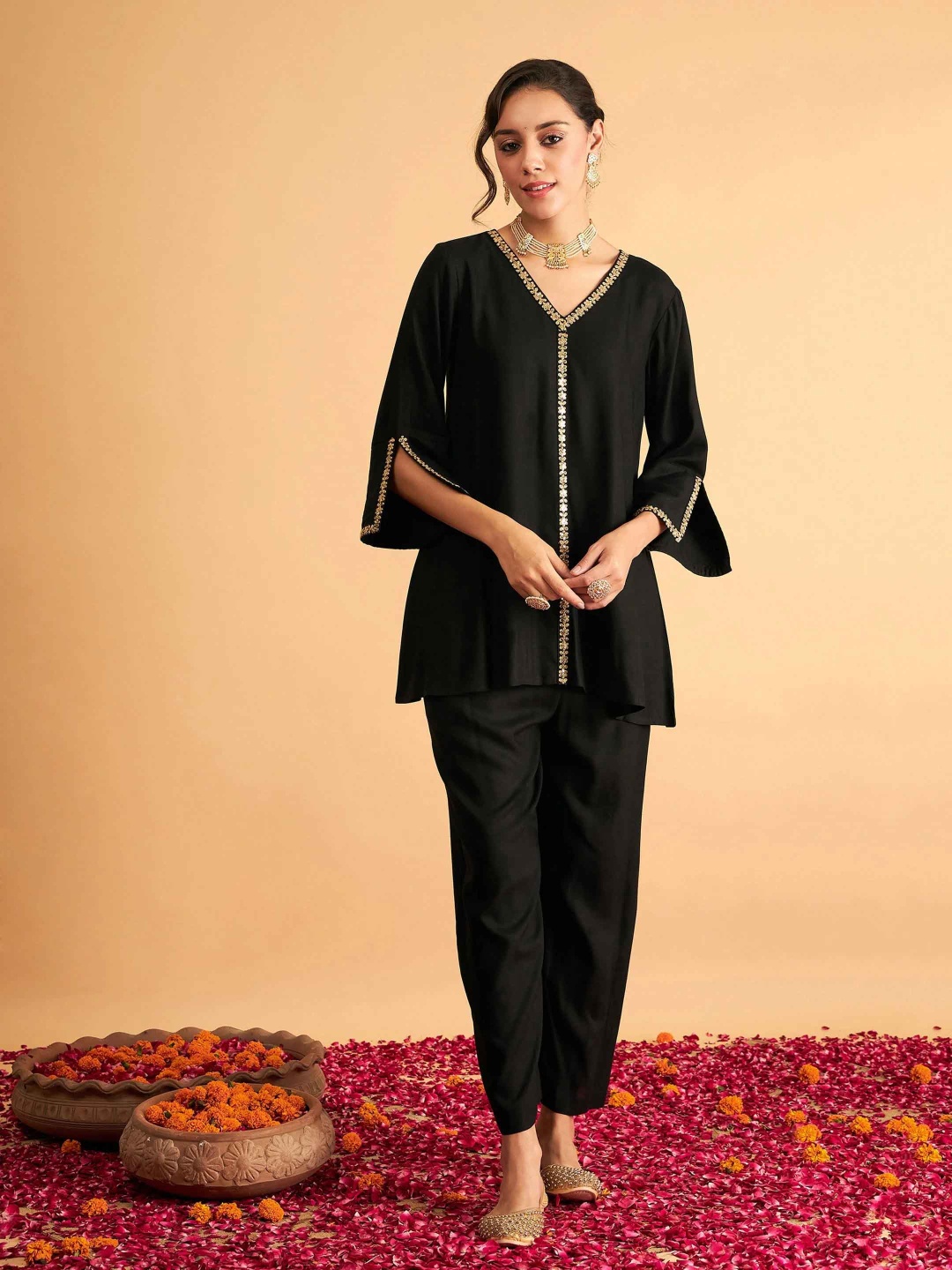 

Moda Rapido Embroidered V-Neck Top With Trousers, Black