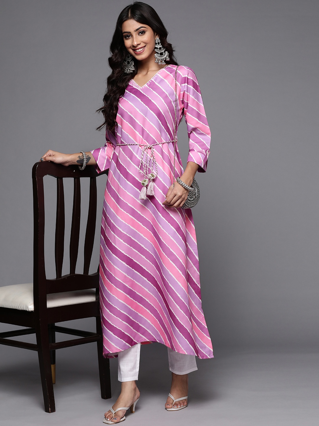 

KSUT Leheriya Printed V-Neck A-Line Kurta, Lavender