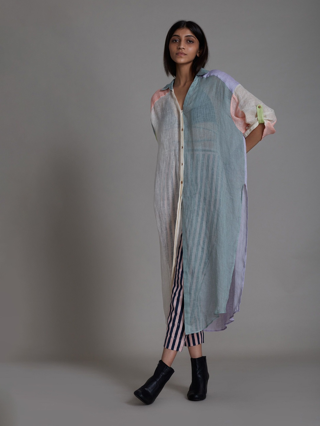 

MATI Women Colourblocked Panelled Linen Kurta with Trousers, White