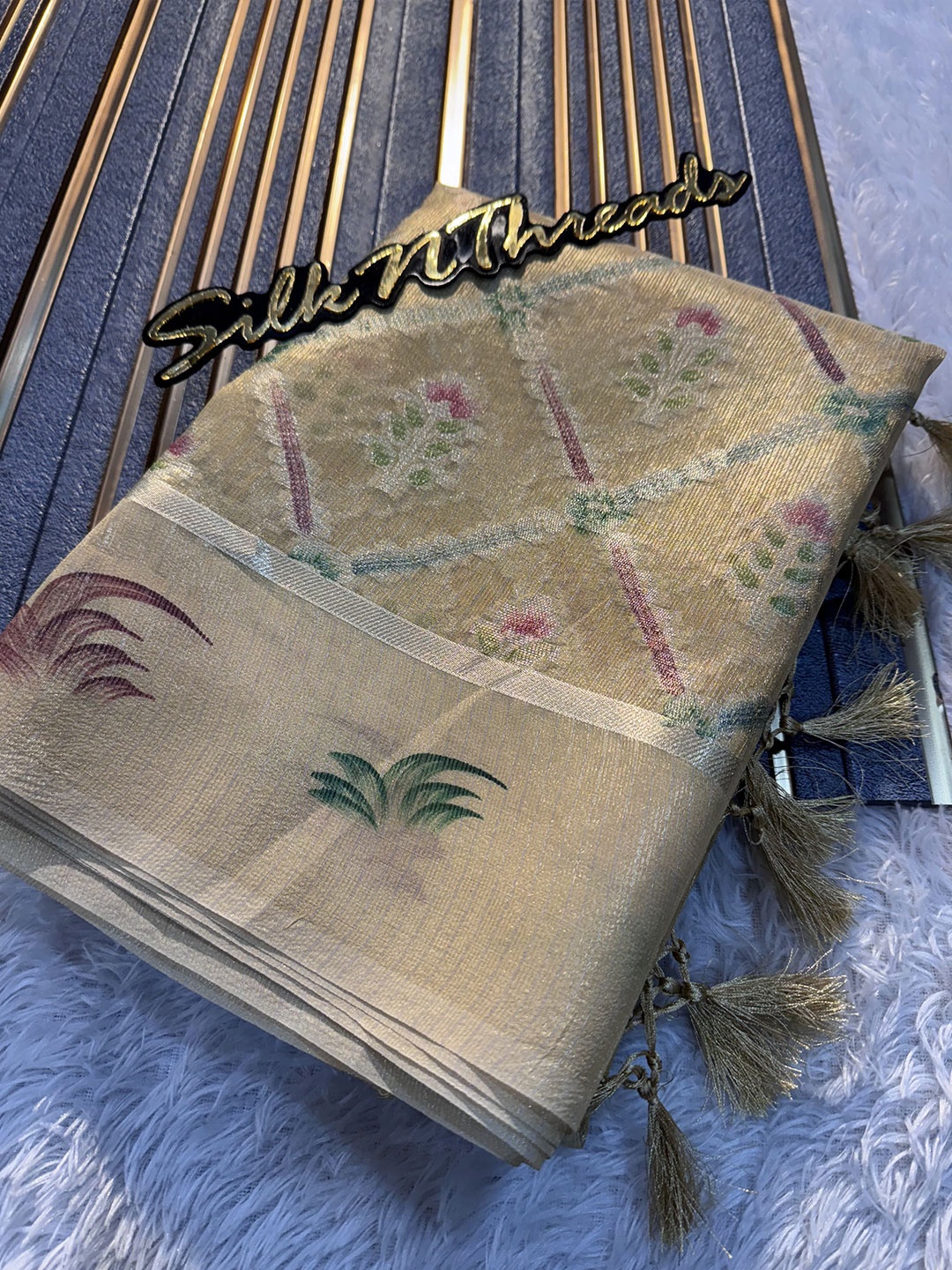 

DIVASTRI Woven Design Zari Tissue Banarasi Saree, Gold
