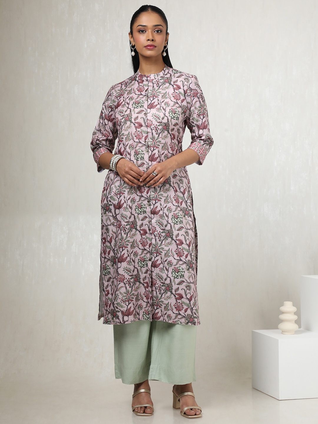 

Soch Floral Printed Mandarin Collar Straight Kurta, Pink