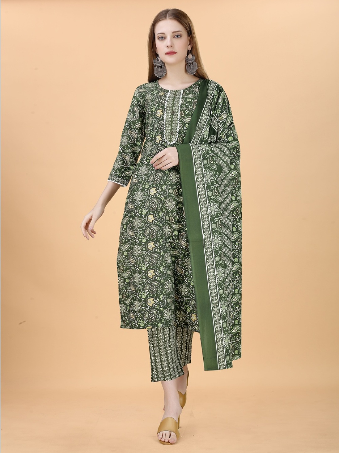 

Fashion FRICKS Women Ethnic Motifs Regular Kurta with Trousers & With Dupatta, Green