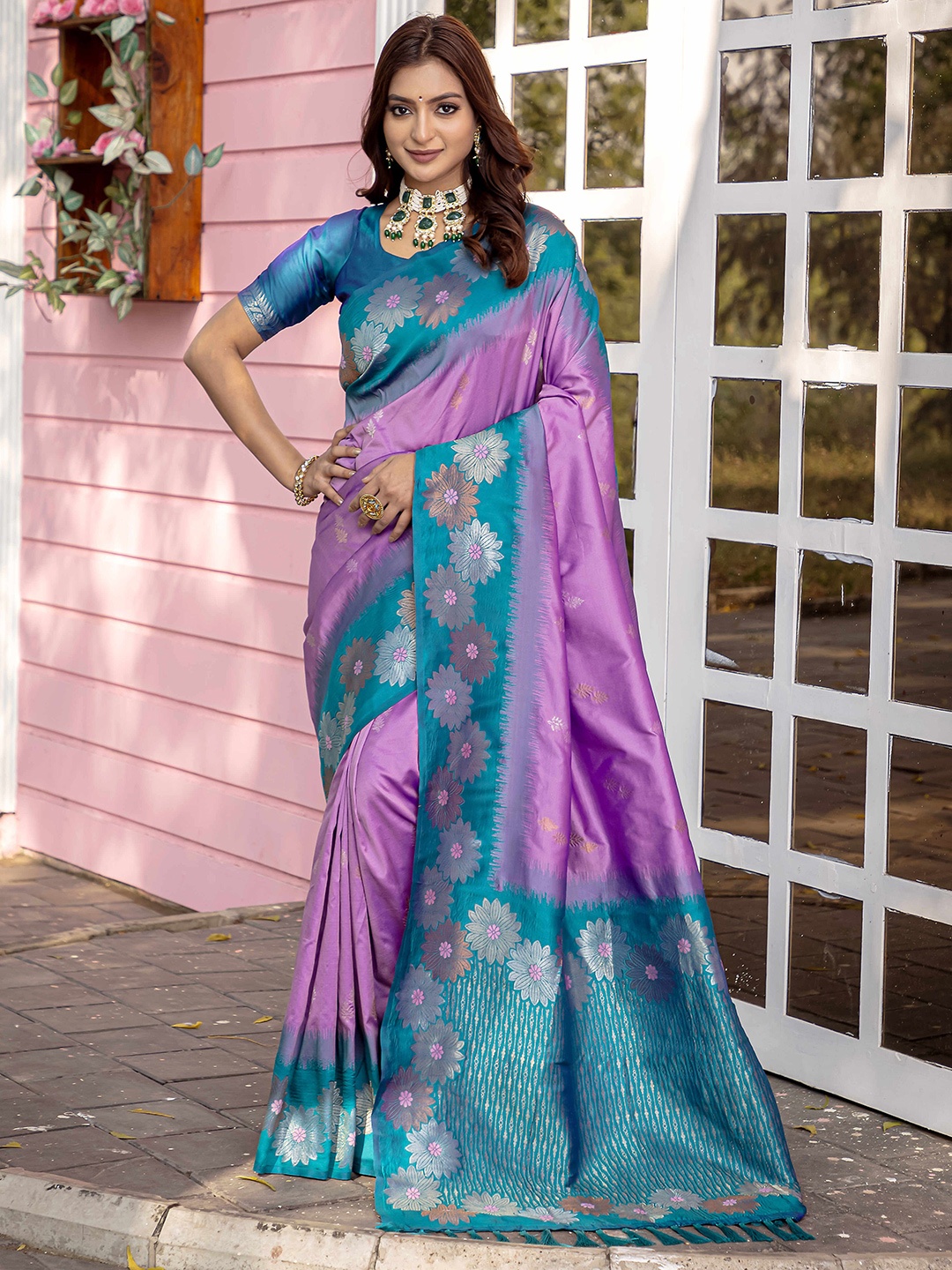 

DEVATITHI Ethnic Motifs Zari Lavender Silk Saree