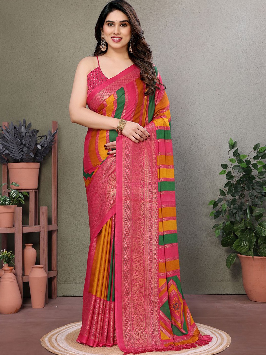 

DIVASTRI Striped Poly Chiffon Designer Saree, Pink