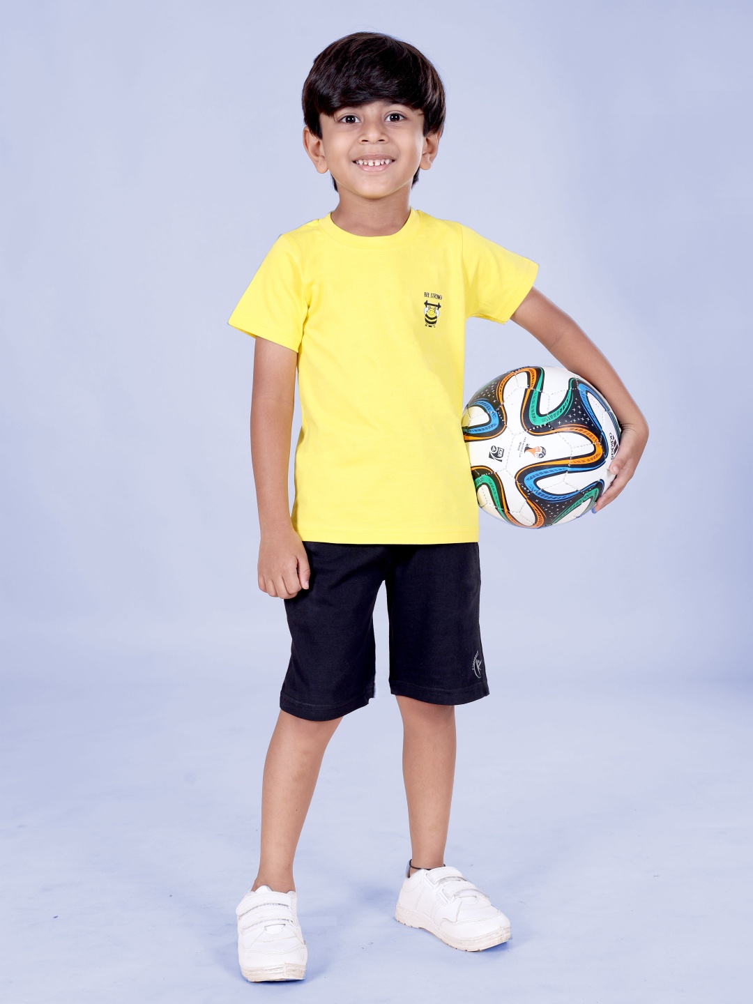 

KiddoPanti Boys Printed Pure Cotton Round Neck T-Shirt & Shorts, Yellow