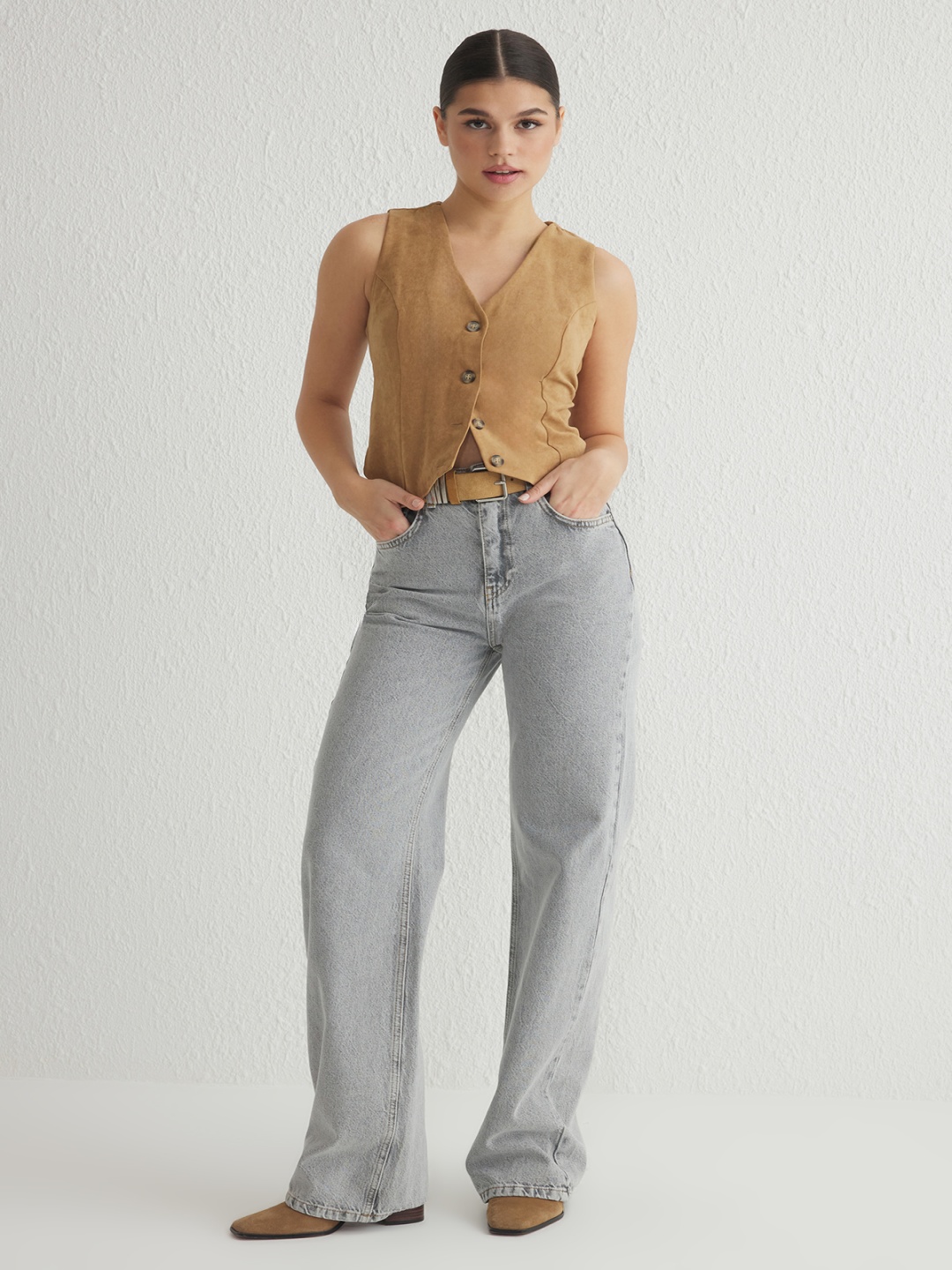 

Trendyol Women Low Distress Jeans, Na