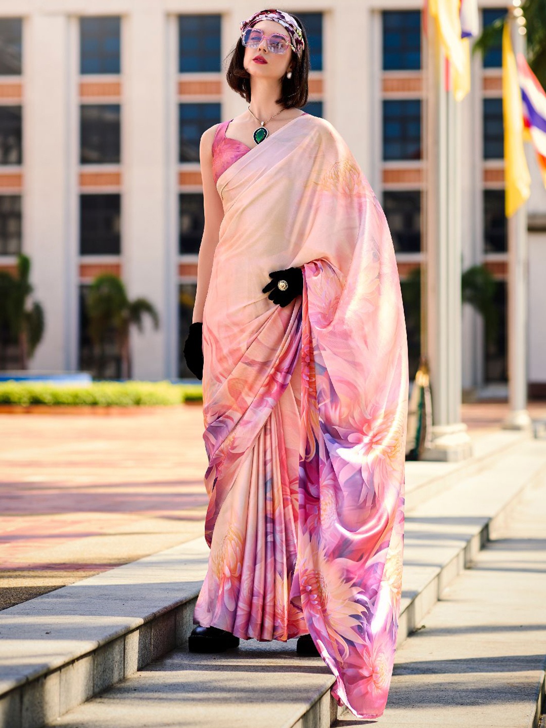 

DIVASTRI Satin Designer Saree, Pink