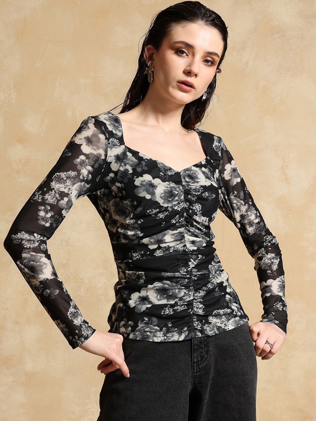 

Kazo Women Sweetheart Neck Primrose Fitted Top, Black