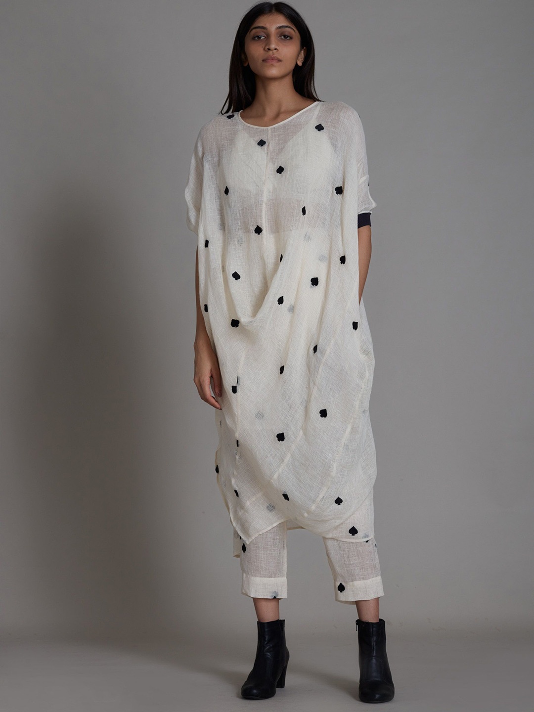 

MATI Women Printed Regular Linen Kurta with Trousers, White