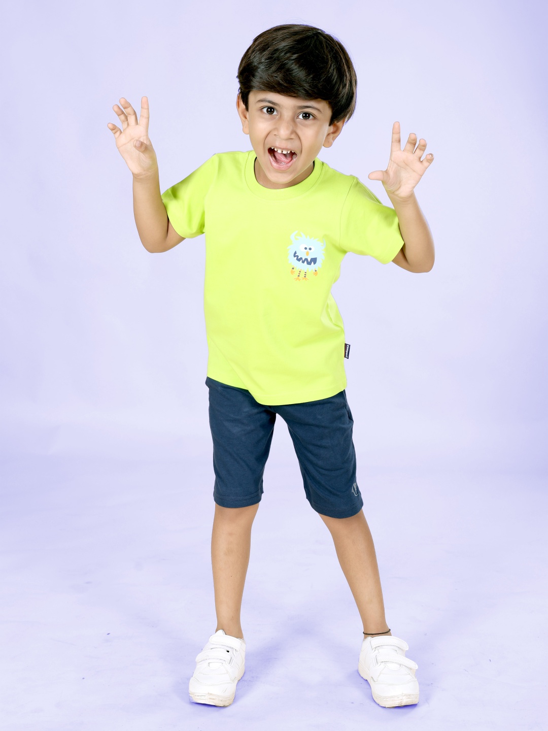 

KiddoPanti Boys Printed Pure Cotton Round Neck T-Shirt & Shorts, Green