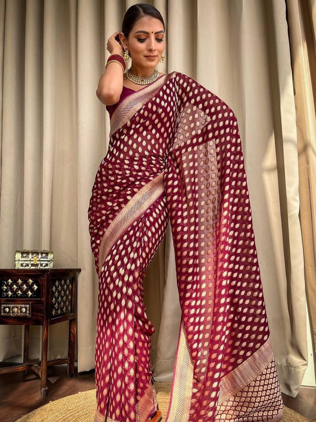 

VILLE FASHION Woven Design Zari Art Silk Kanjeevaram Saree, Maroon