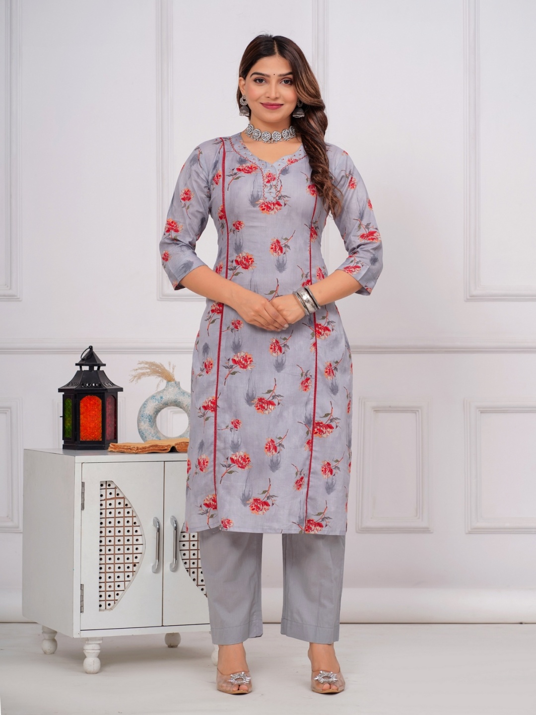 

Kanahari Women Floral Embroidered Regular Pure Cotton Kurti with Palazzos & With Dupatta, Grey