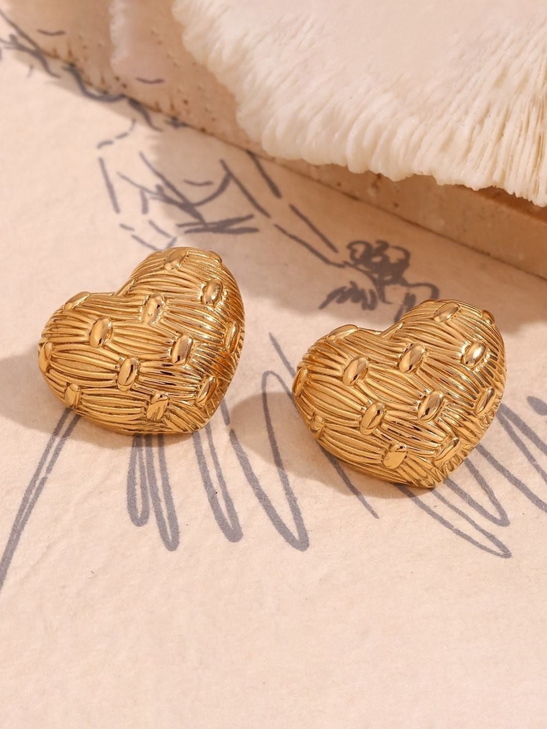 

VIEN Stainless Steel Gold-Plated Heart Shaped Studs