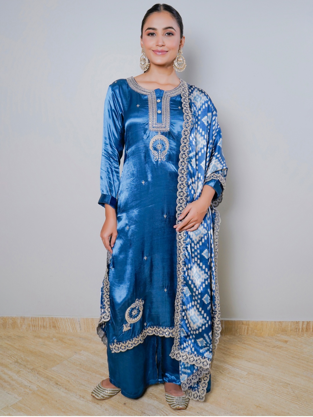 

Sindh Fashion Women Ethnic Motifs Embroidered Regular Thread Work Kurta with Trousers & With Dupatta, Blue
