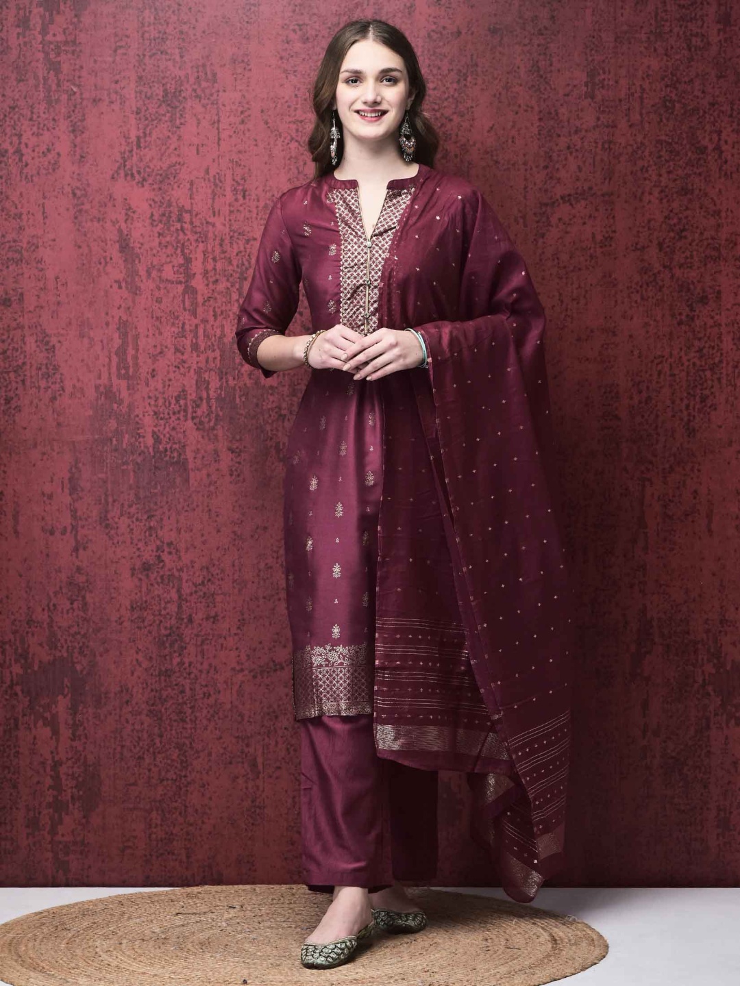 

Shree Women Floral Printed Regular Liva Kurta with Trousers & With Dupatta, Burgundy