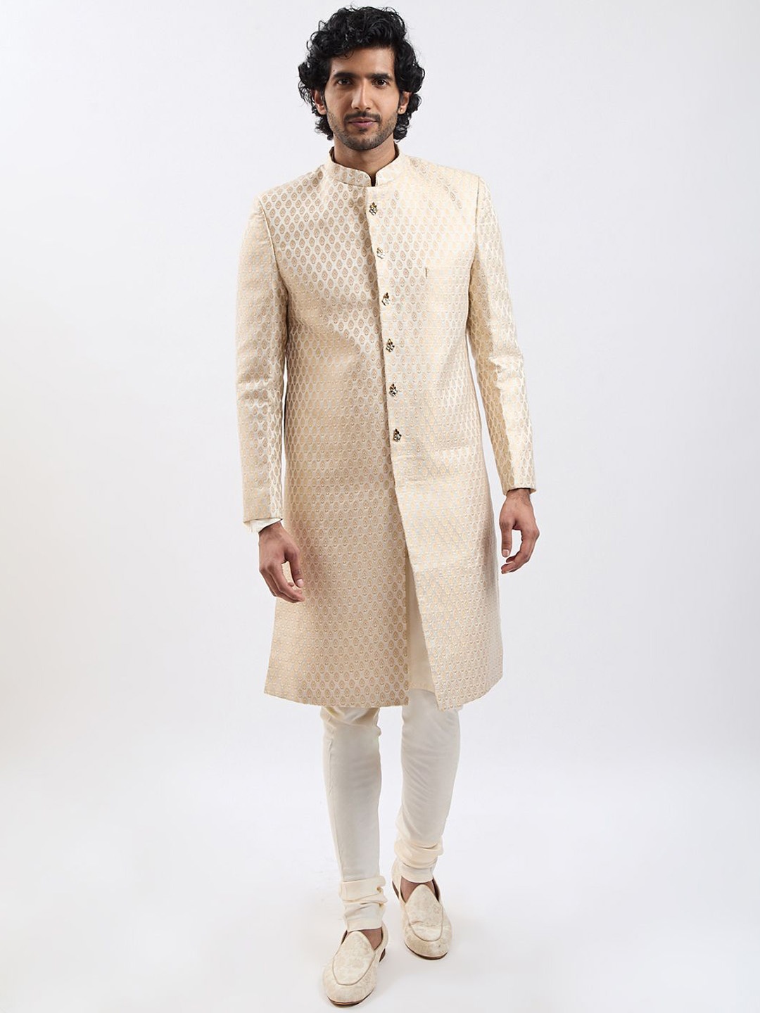 

VASTRAMAY Woven-Designed Slim-Fit Sherwani Set, Gold