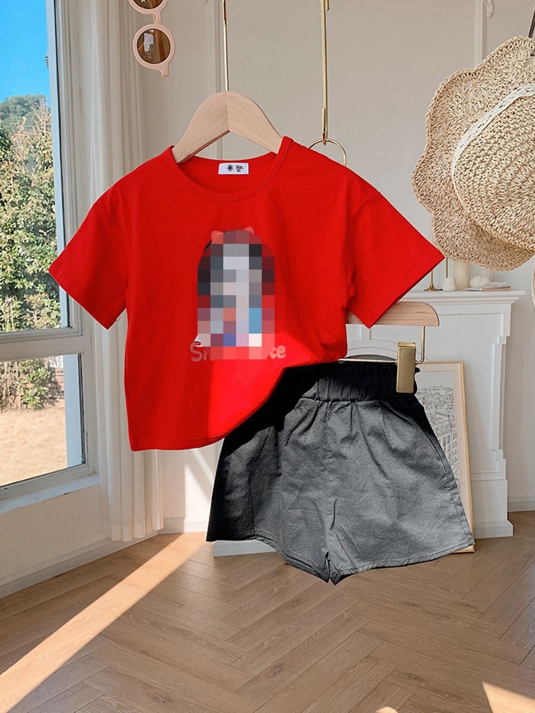 

YK Girls Printed Applique T-shirt, Red