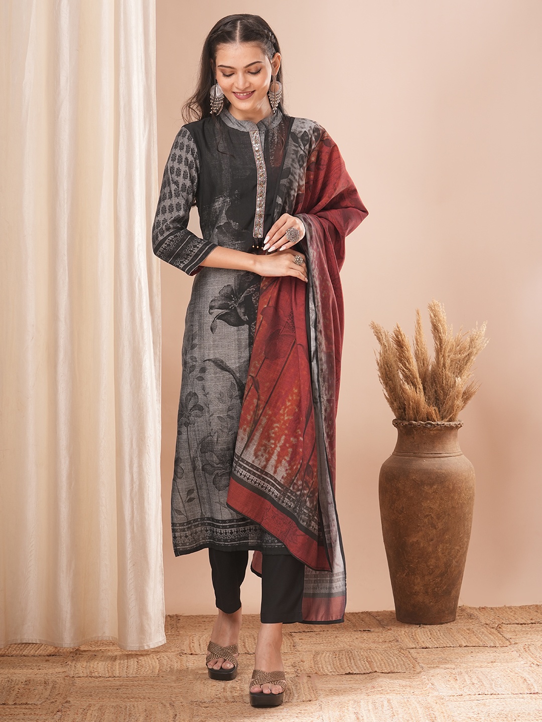 

FASHOR Women Printed Regular Pure Cotton Kurta with Trousers & With Dupatta, Black