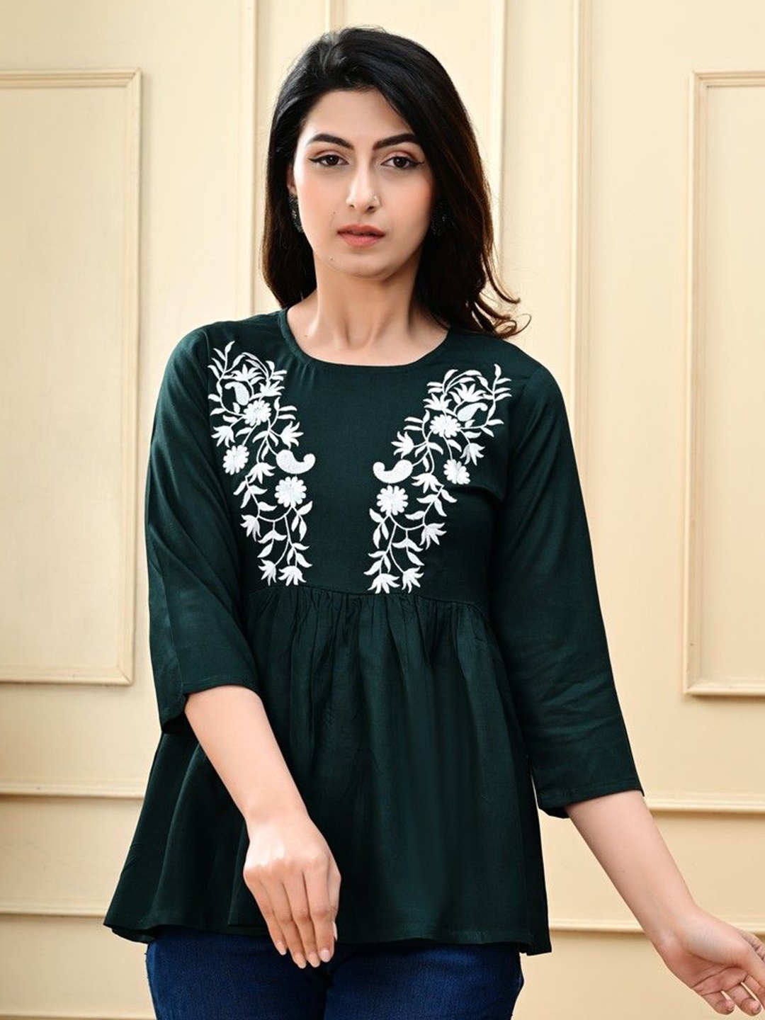

PALSIYA PRESENTS Floral Embroidered Top, Green