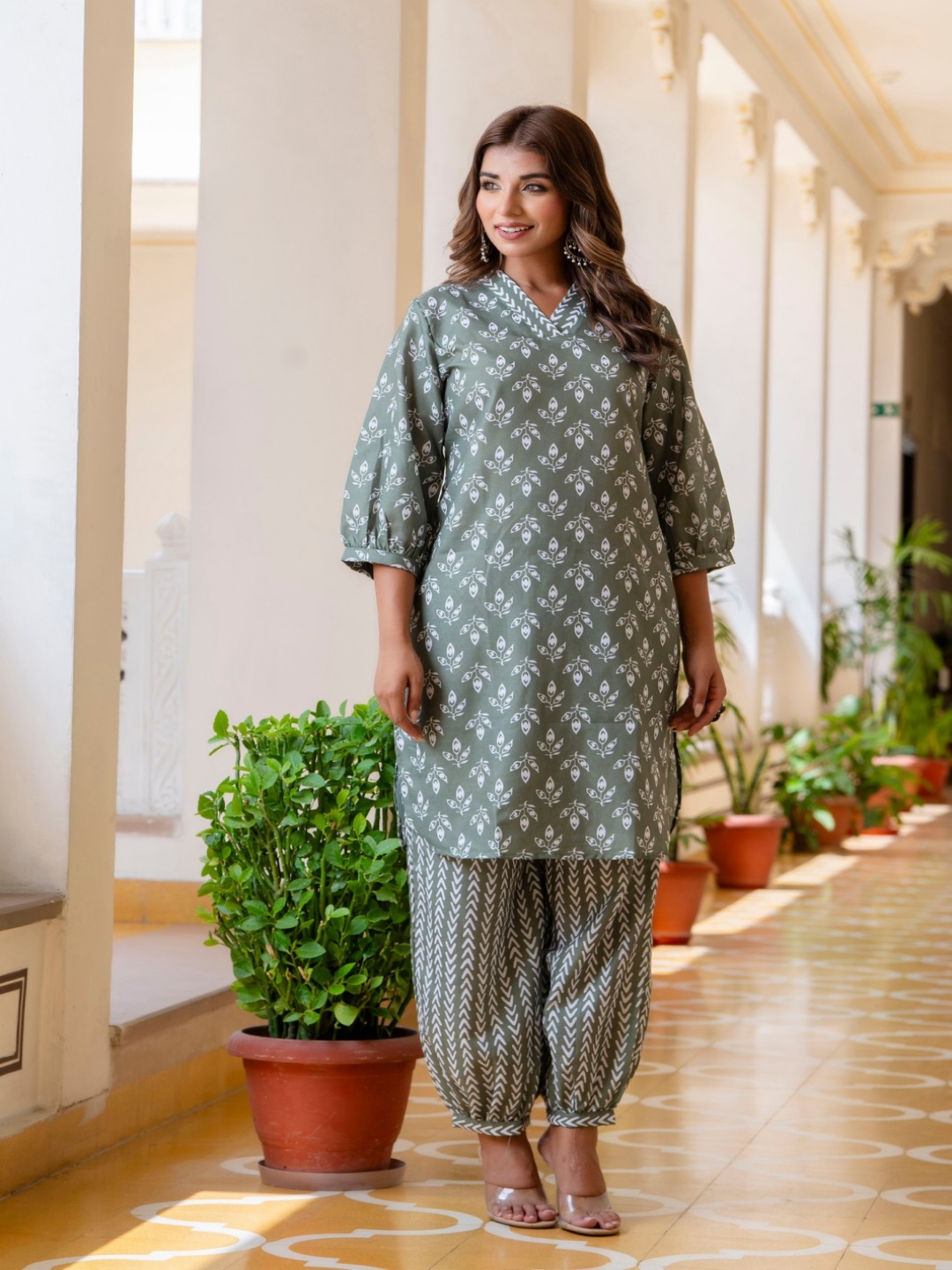 

Lookmark Women Floral Printed Regular Kurta with Dhoti Pants, Green