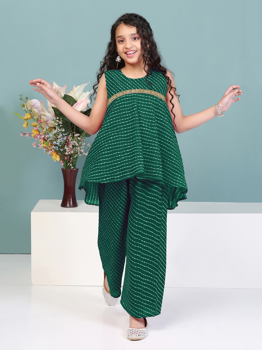 

BAESD Girls Leheriya Printed Regular Kurta with Palazzos, Green