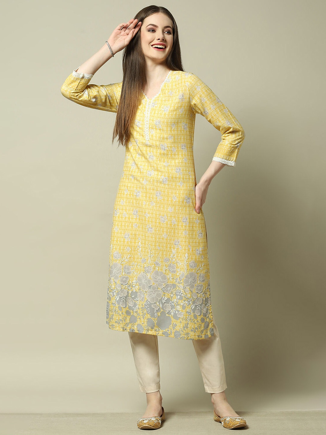 

Rangriti Floral Printed V-Neck Straight Kurta, Yellow