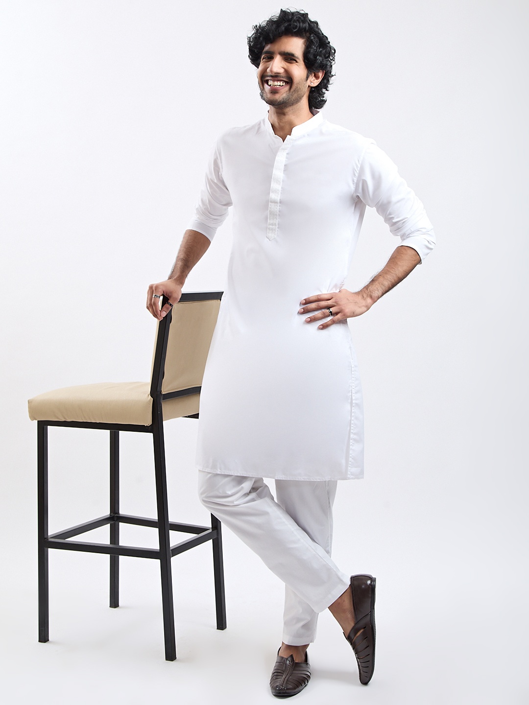

VASTRAMAY Men Yoke Design Regular Thread Work Kurta with Pyjamas, White