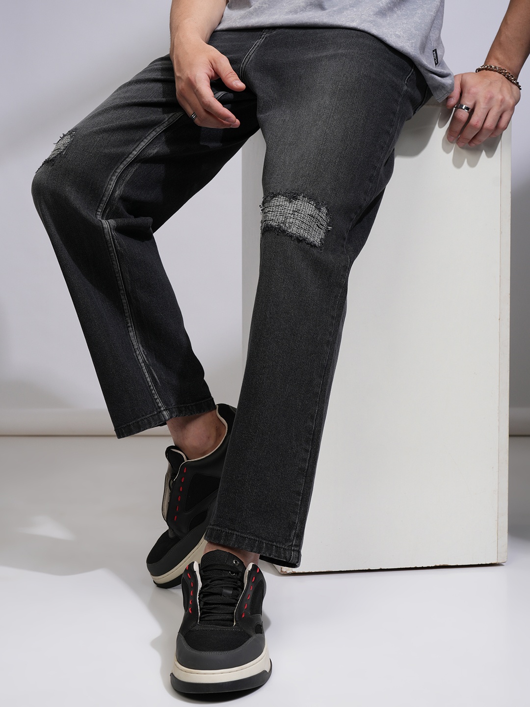 

HIGHLANDER Men Straight Fit High-Rise Highly Distressed Light Fade Stretchable Jeans, Charcoal
