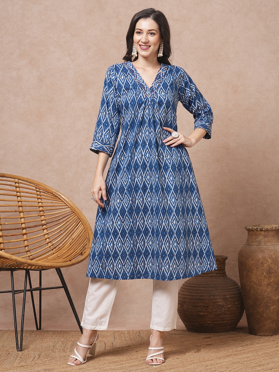 

FASHOR Women Ethnic Motifs Printed Kantha Work Kurta, Blue