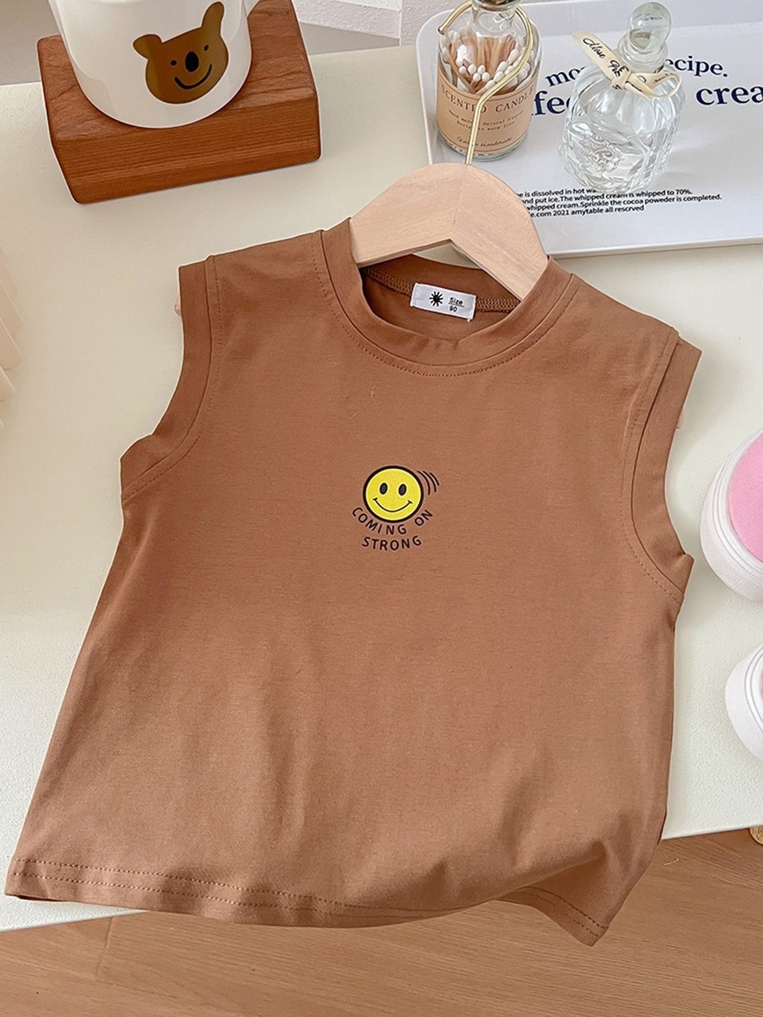 

YK Girls Applique T-shirt, Coffee brown
