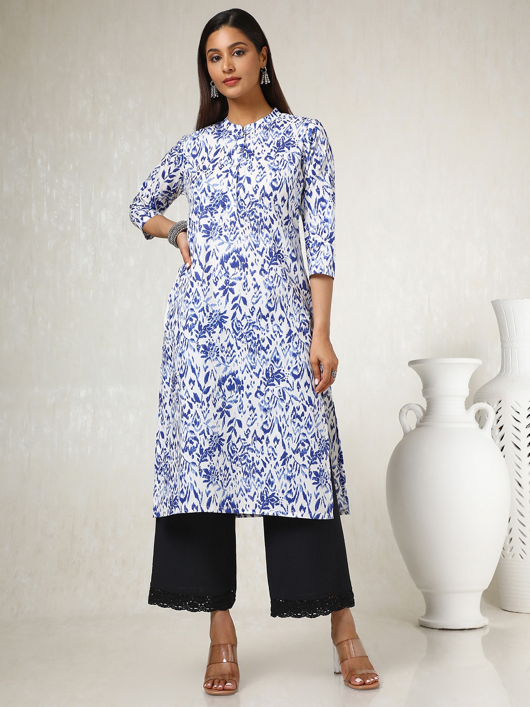 

Soch Floral Printed Mandarin Collar Straight Kurta, Blue