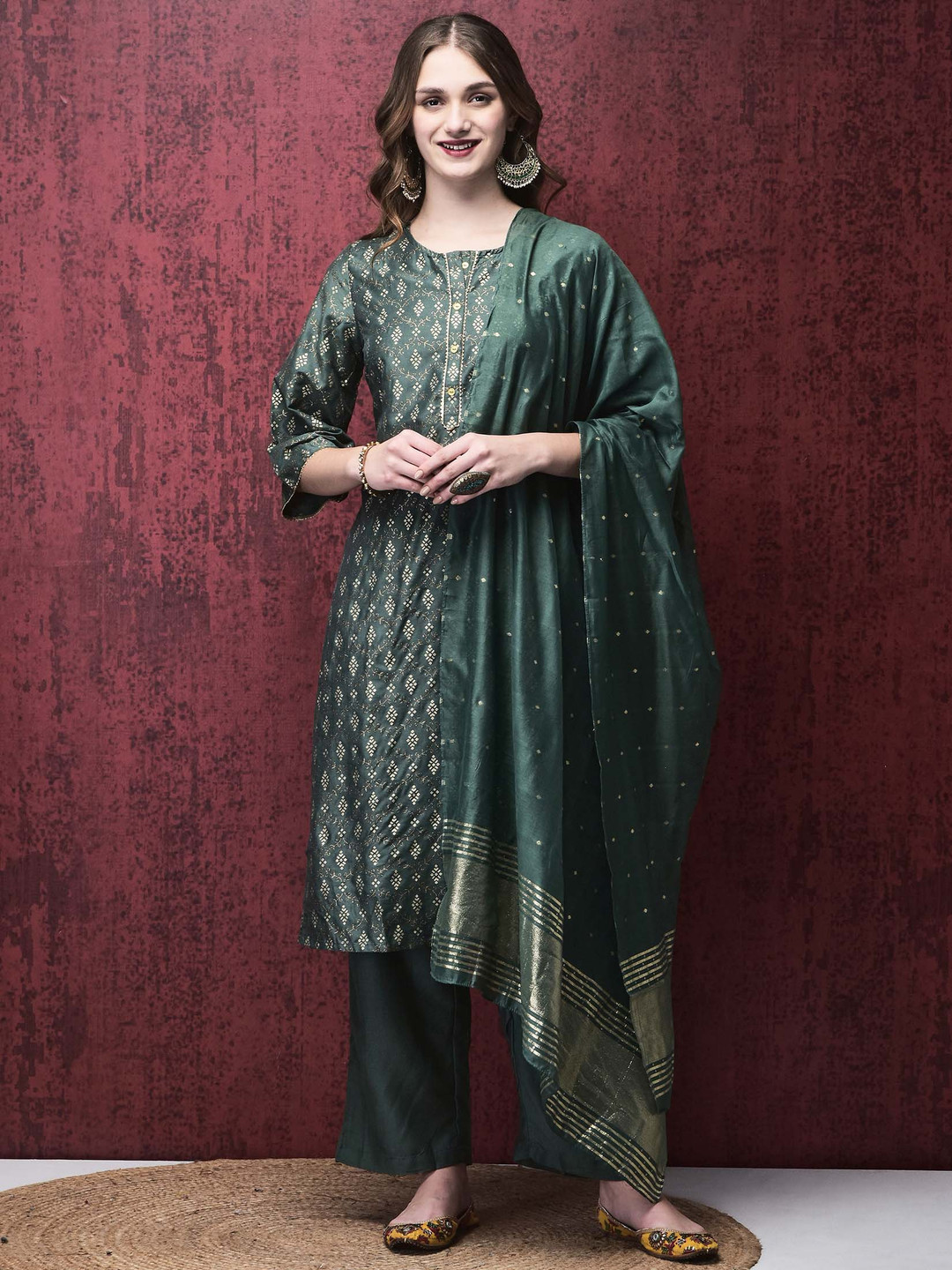 

Shree Women Floral Printed Regular Liva Kurta with Trousers & With Dupatta, Green