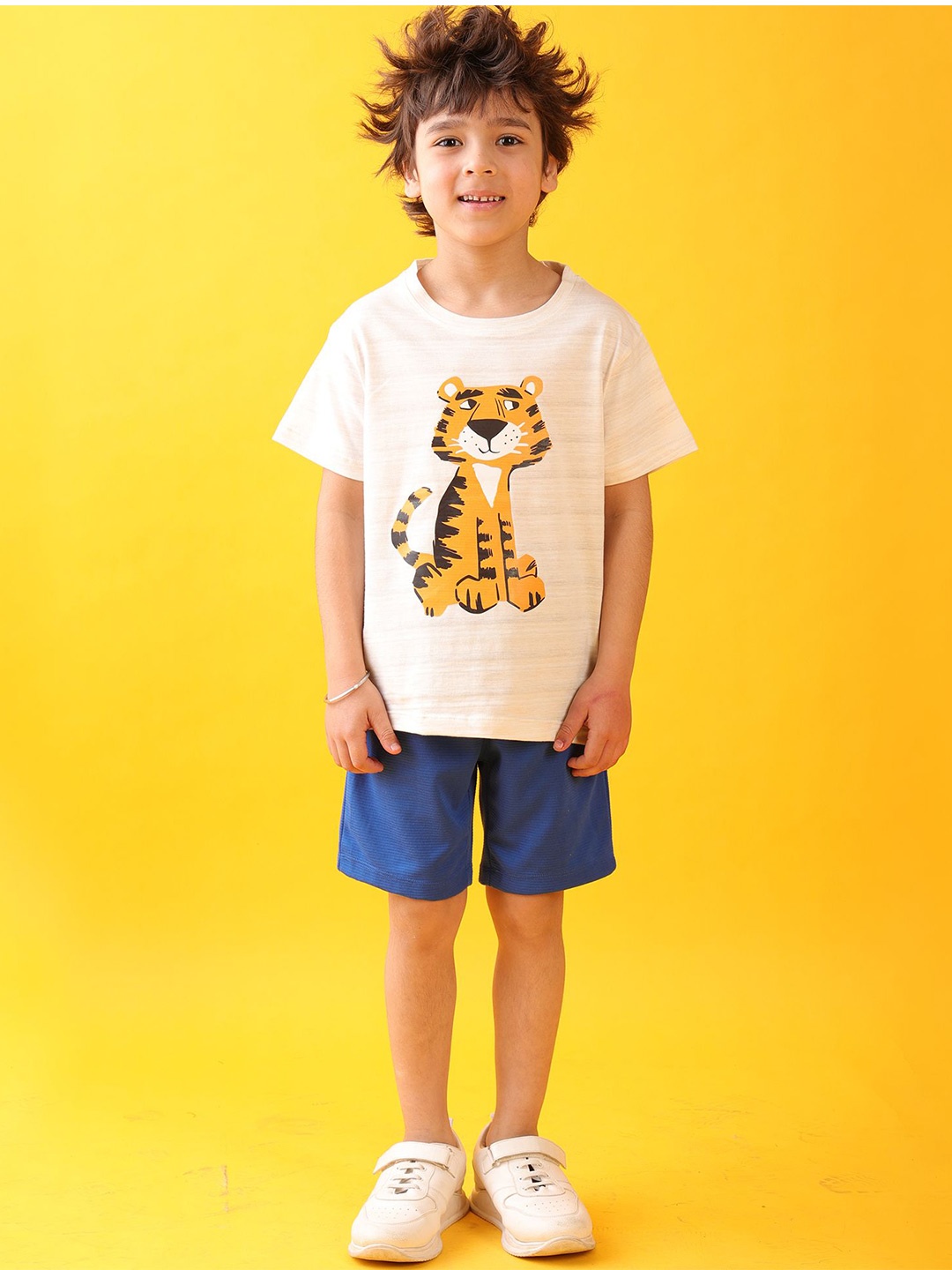 

Anthrilo Boys Tiger Printed Round Neck Pure Cotton T-shirt With Shorts, White