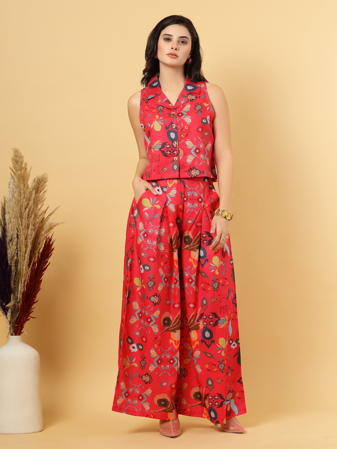 

RAASSIO Floral Printed Lapel Collar Sleeveless Top With Palazzos, Red