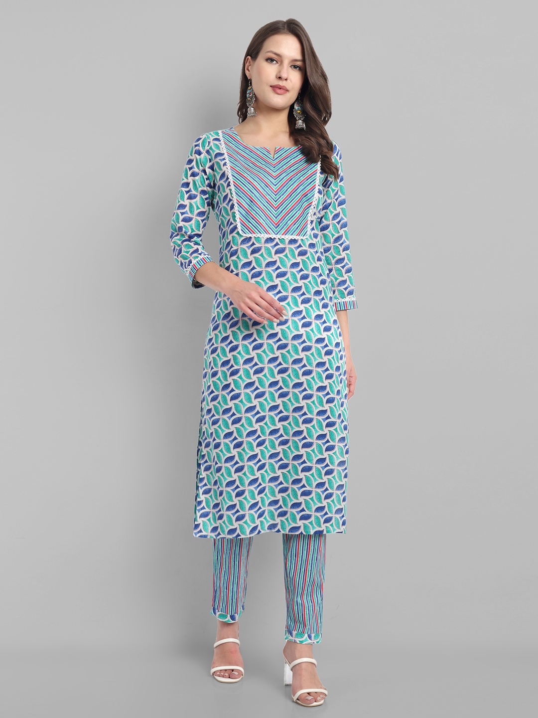 

DIVASTRI Women Floral Printed Regular Pure Cotton Kurta with Trousers, Blue