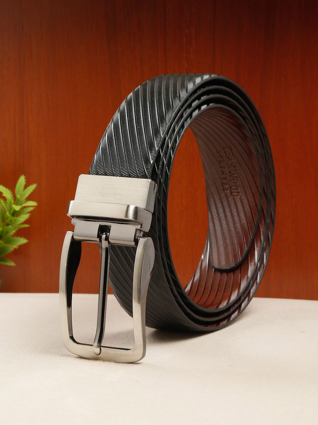 

Teakwood Leathers Men Textured Leather Reversible Formal Belt, Black