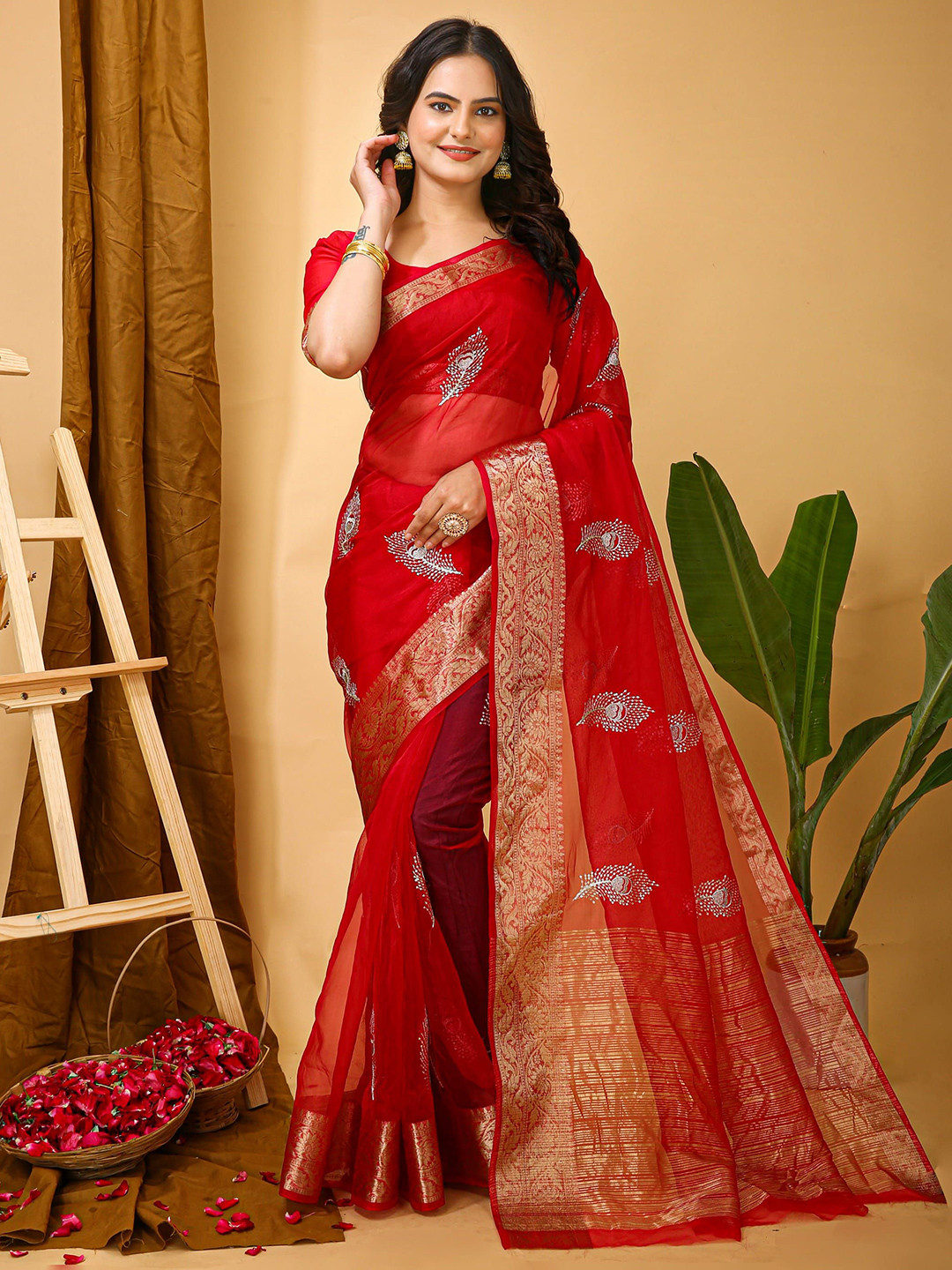 

HI FI NX Ethnic Motifs Zari Tissue Saree, Red