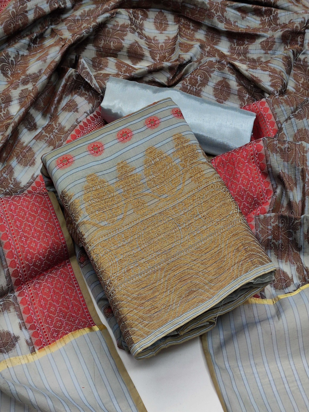 

HERE&NOW Floral Printed Banarasi Unstitched Dress Material, Grey
