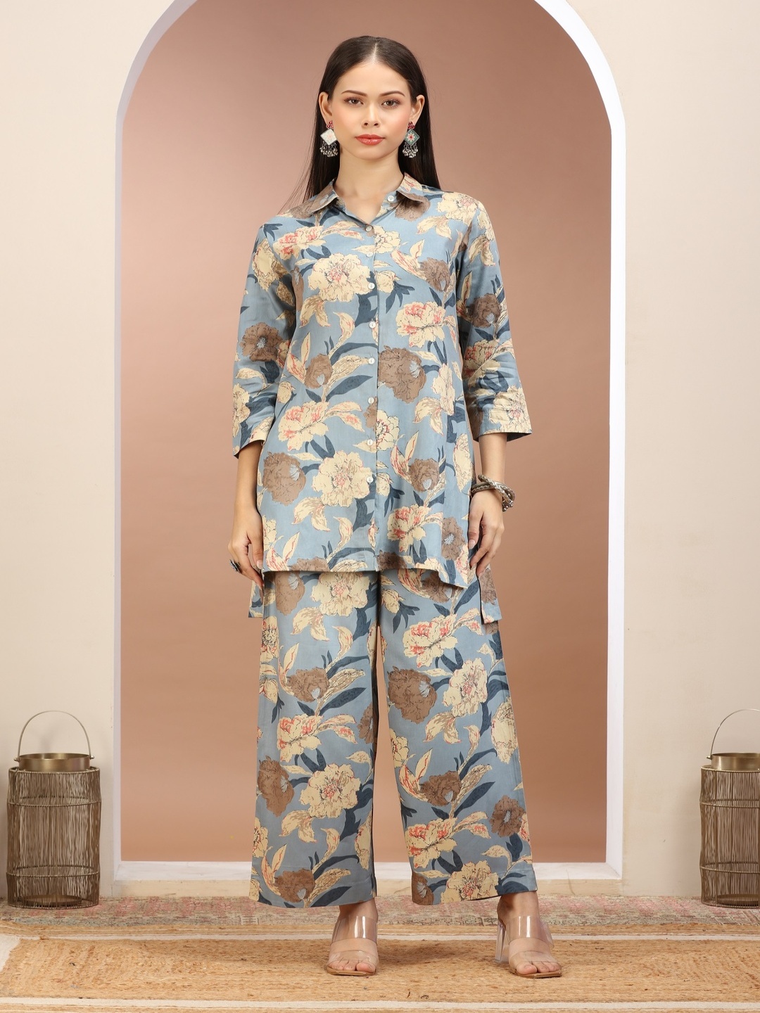 

COTTON CULTURE Women Floral Printed Regular Pure Silk Kurta with Palazzos, Blue