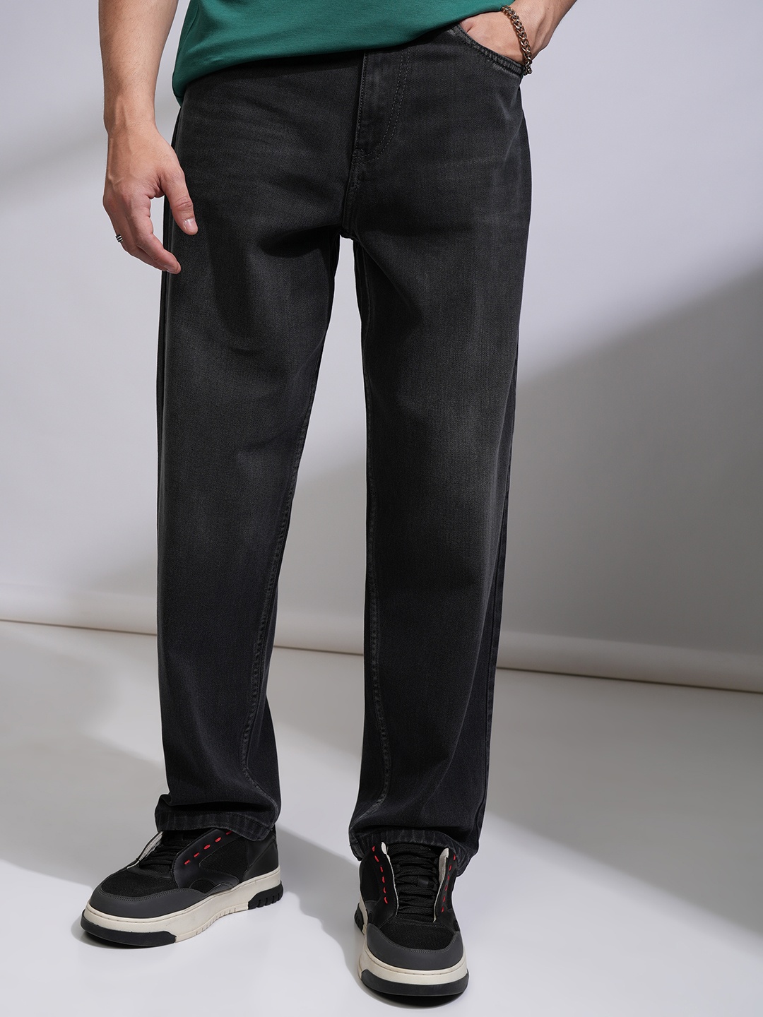 

HIGHLANDER Men Straight Fit High-Rise Light Fade Stretchable Jeans, Charcoal
