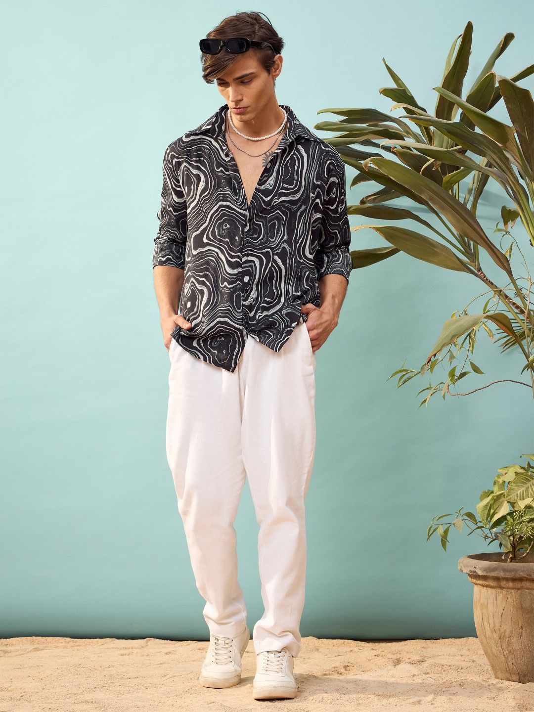 

MASCLN SASSAFRAS Men Relaxed Opaque Printed Casual Shirt, Black