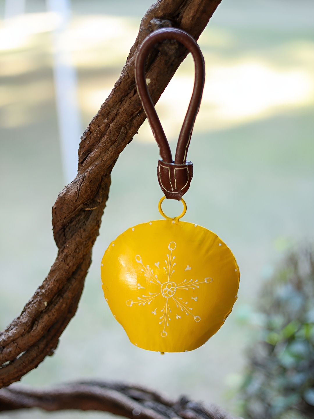 

DULI Yellow & Brown Printed Cowbell Windchime