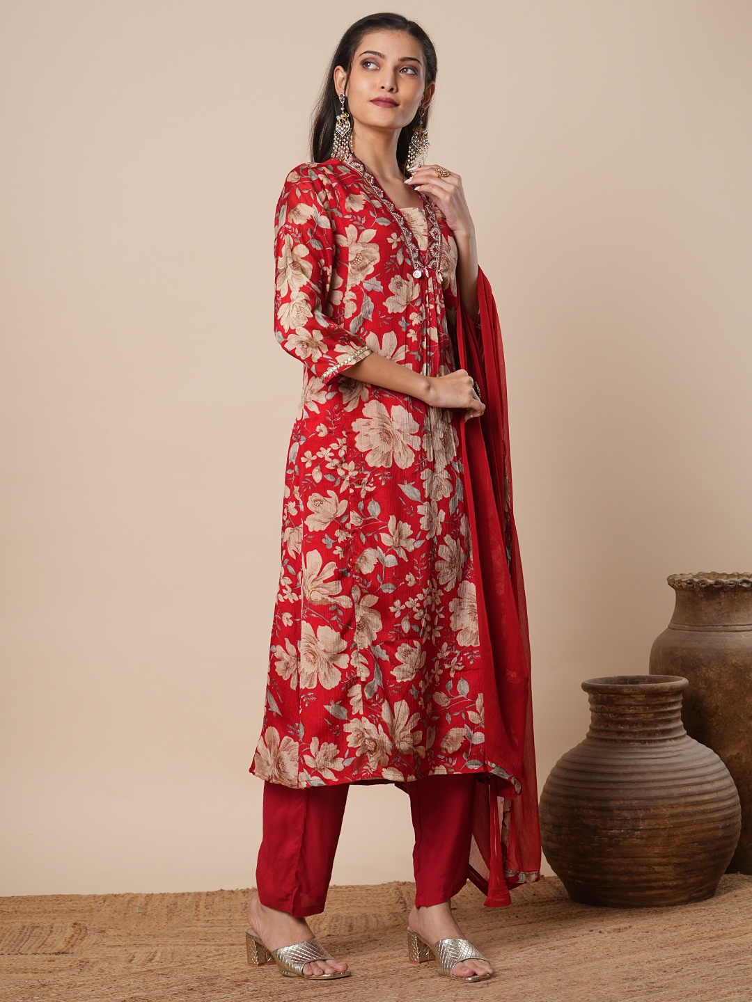 

FASHOR Women Ethnic Motifs Printed Panelled Kurta with Trousers & With Dupatta, Red