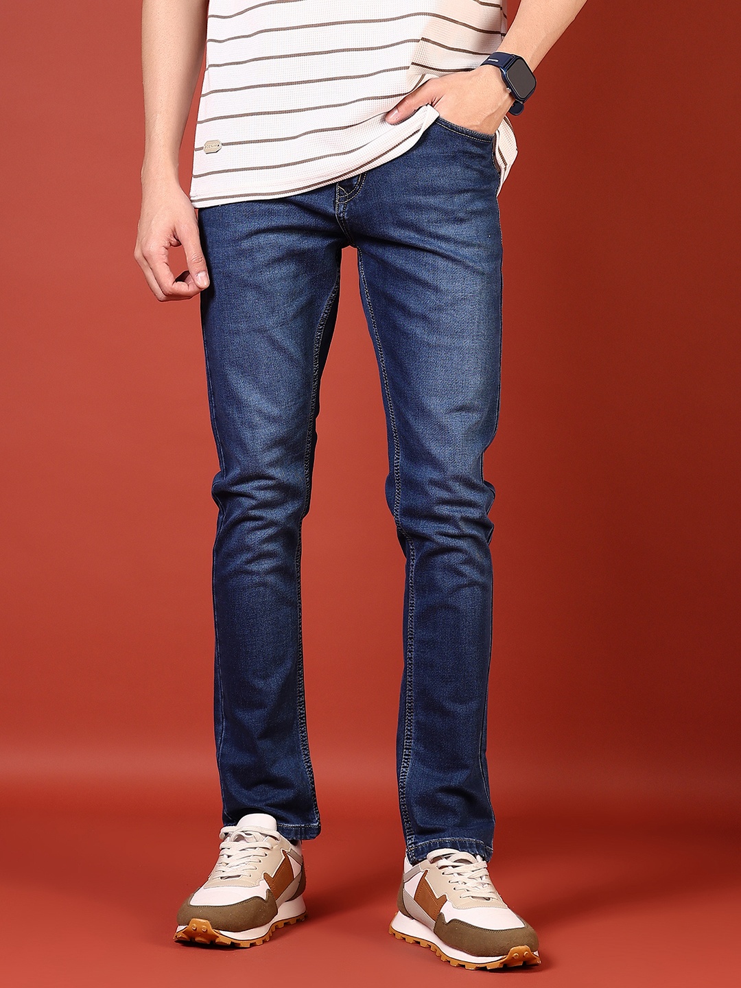 

V-Mart Men Skinny Fit Light Fade Jeans, Blue